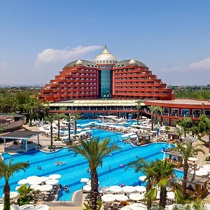 5* אתר נופש Delphin Palace